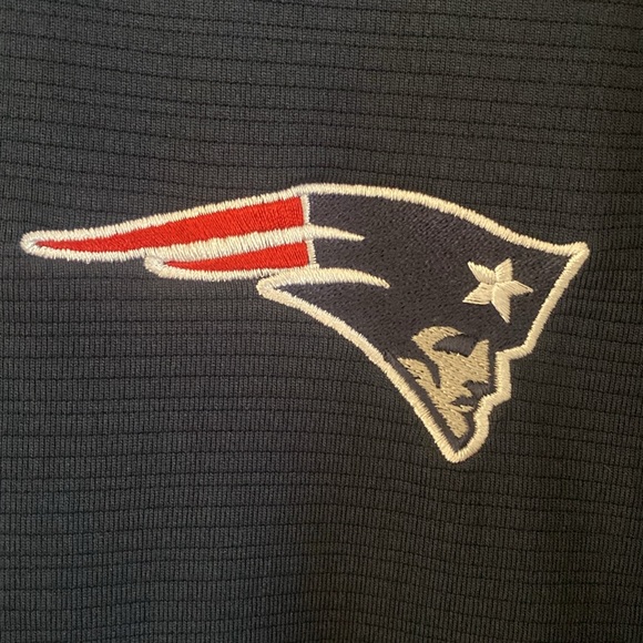 Antigua NFL Golf Quarter Zip Sweater - New England Patriots - Picture 2 of 6